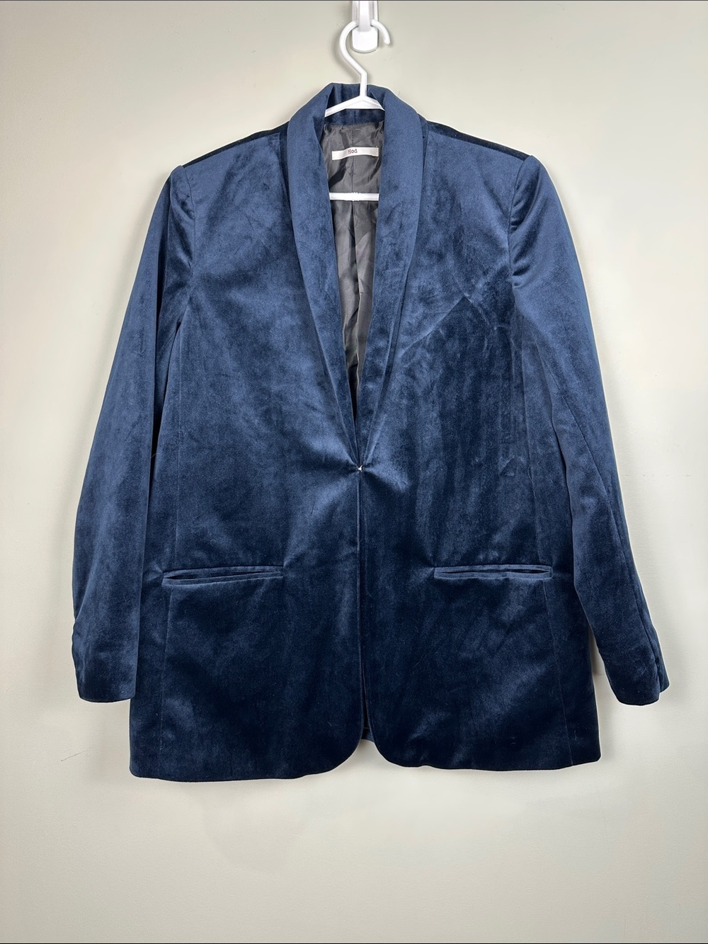 171. HOD navy velvet blazer